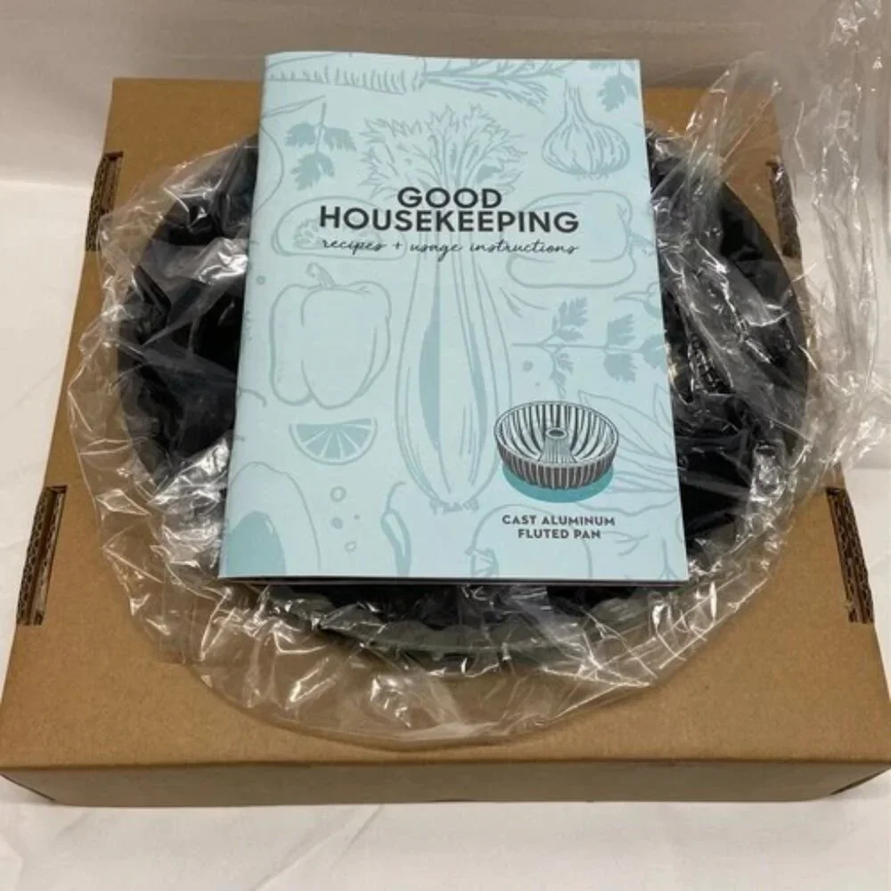 Good Housekeeping Cast Aluminum Fluted Pan Pastel Green New In Box Recipes Incl.